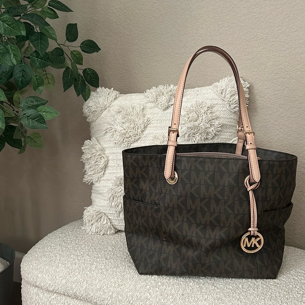 Michael Kors Handbag 🤎